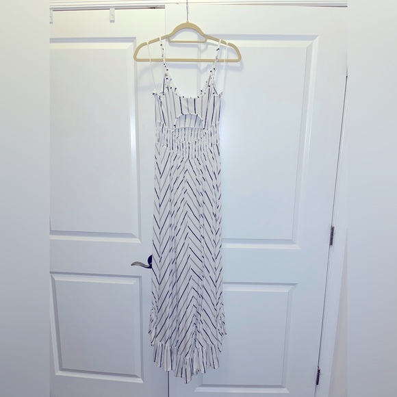 Express- white and black striped hi-lo maxi dress - Picture 3 of 3